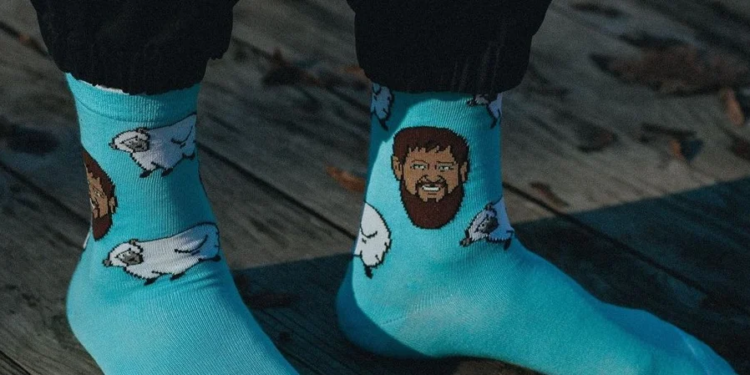 Сороміцьке задоволення 18+. Український виробник шкарпеток “поглумився” над Кадировим (ФОТО)