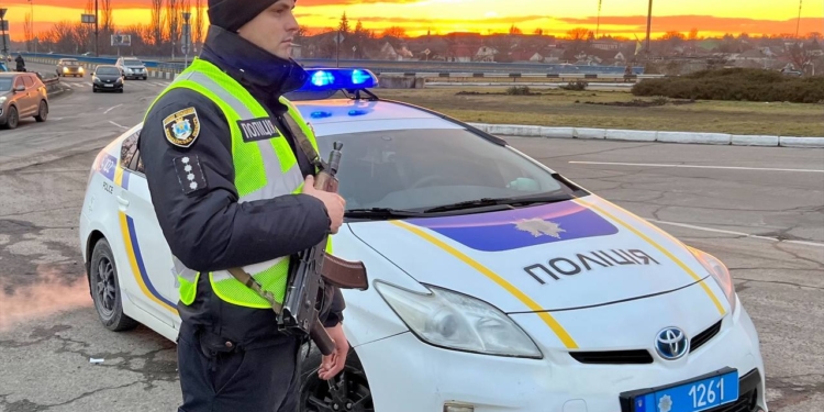 Більше 0,5 тисячі поліцейських, військовослужбовців та представників добровольчих формувань забезпечуватимуть правопорядок під час свят на Миколаївщині (ФОТО)