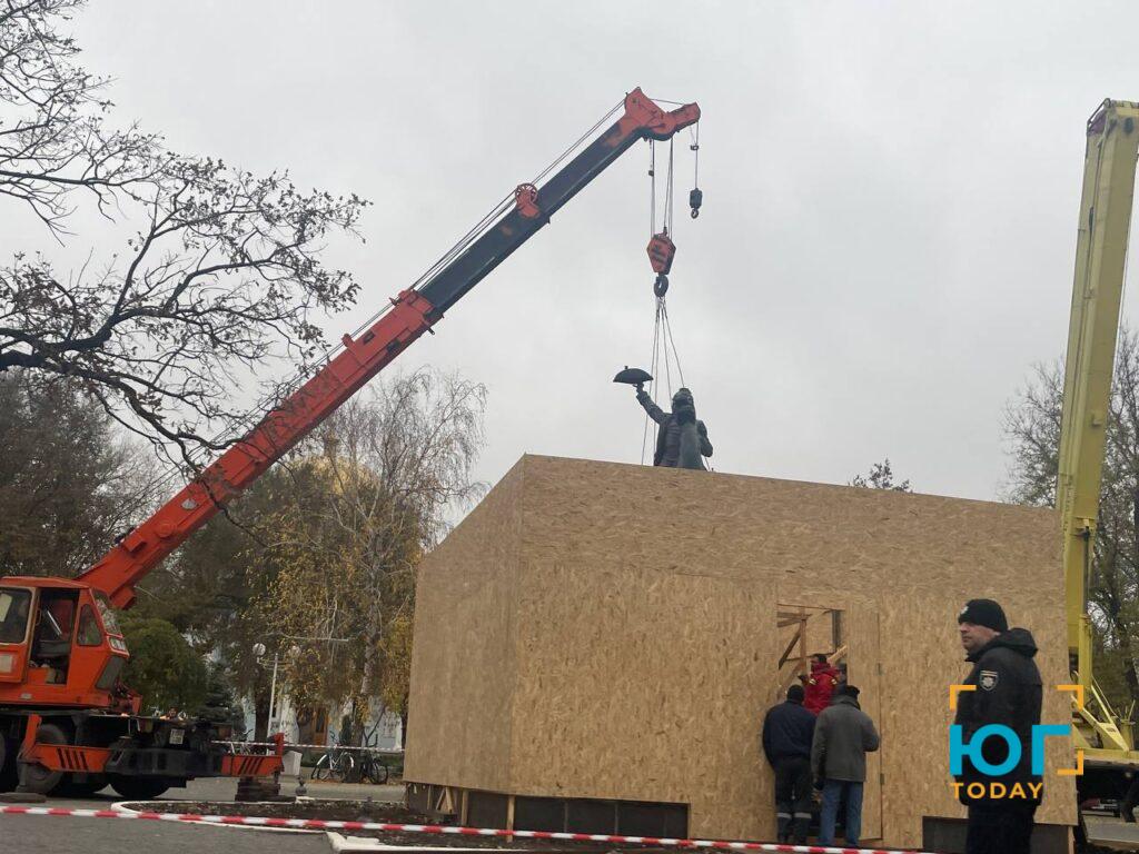 На Одещині демонтують пам’ятник Суворову (ФОТО) 5
