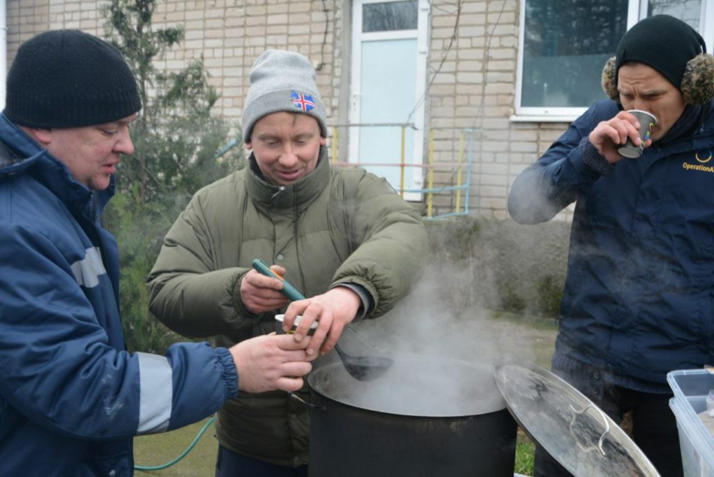 До 30 грудня в Снігурівці БФ «К-12» готуватиме безкоштовні обіди (ФОТО) 5
