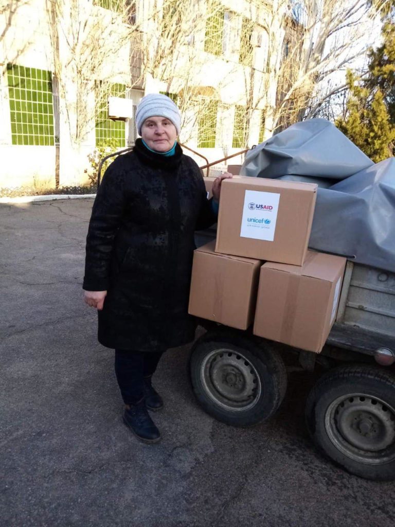 Для дітей з деокупованих територій Миколаївщини отримано 3000 комплектів гуманітарного дитячого зимового одягу. Кому передали (ФОТО) 5