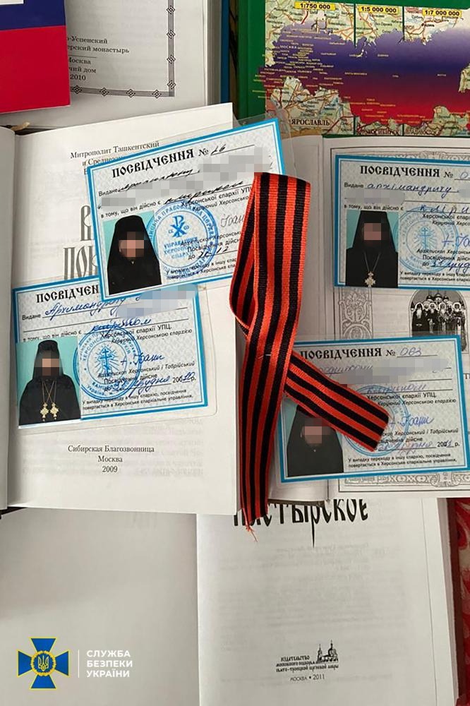 Чергові церковні обшуки виявили вже звичне - російські паспорти, рашистську літературу, російські документи (ФОТО) 7