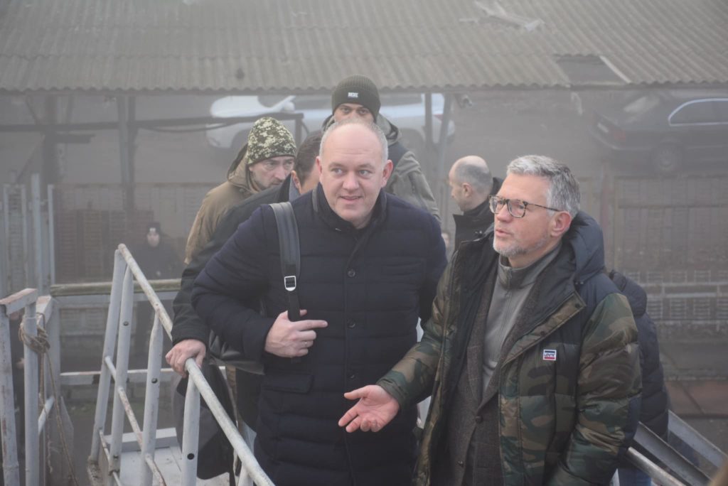 В Миколаєві побував дипломатичний десант - подивились на близнюка потопленого крейсера "Москва" (ФОТО) 17