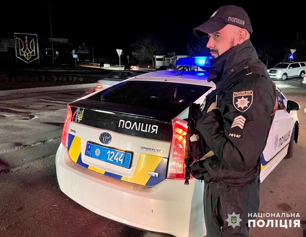 Більше 0,5 тисячі поліцейських, військовослужбовців та представників добровольчих формувань забезпечуватимуть правопорядок під час свят на Миколаївщині (ФОТО) 8