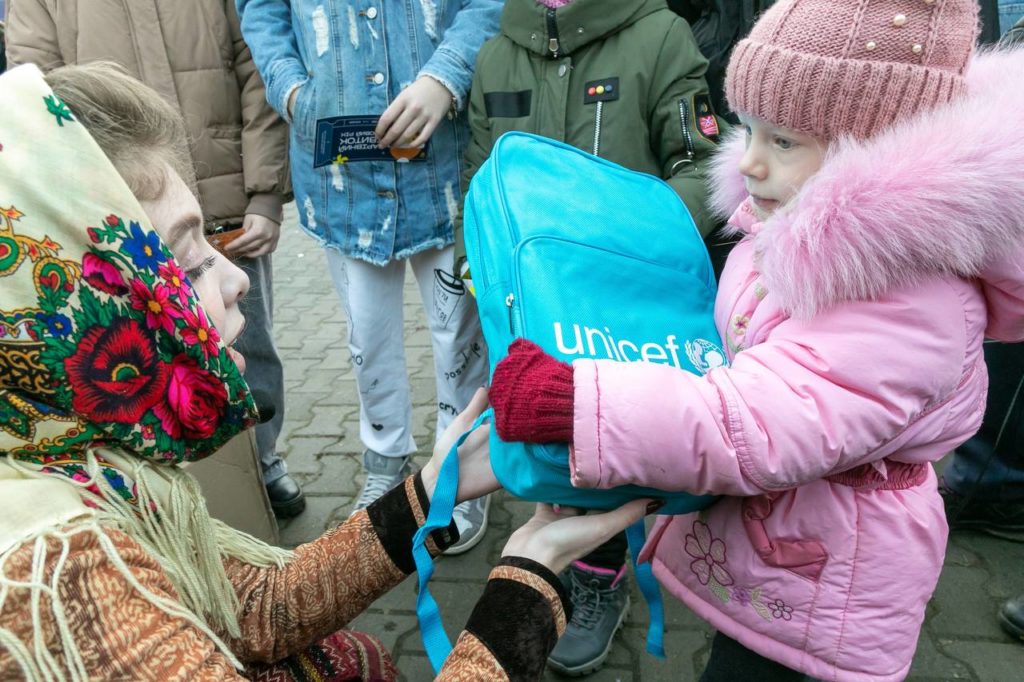 Потяг Святого Миколая доїхав до Миколаєва – подарунки отримали понад 200 дітей (ФОТО) 8