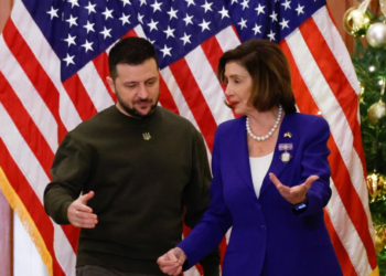 Зеленський передав Конгресу прапор з Бахмута – йому подарували прапор США (ФОТО) 