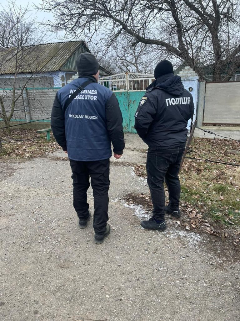 В поліції Миколаївщини показали, що знайшли після окупантів Новопетрівці (ФОТО) 11