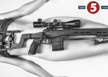 Оголені і зброя. «5 канал» випустив календар з голими журналістками. Думки розділились (ФОТО)