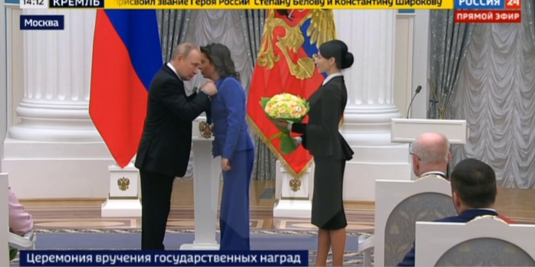 Путін в Кремлі нагародив пропагандистів – Симоньян йому подякувала за “замочених людожерів” (ФОТО, ВІДЕО)