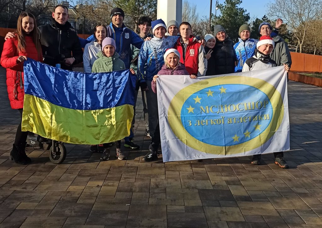 На підтримку Миколаєва і ЗСУ: відбувся традиційний передноворічний забіг (ФОТО) 13
