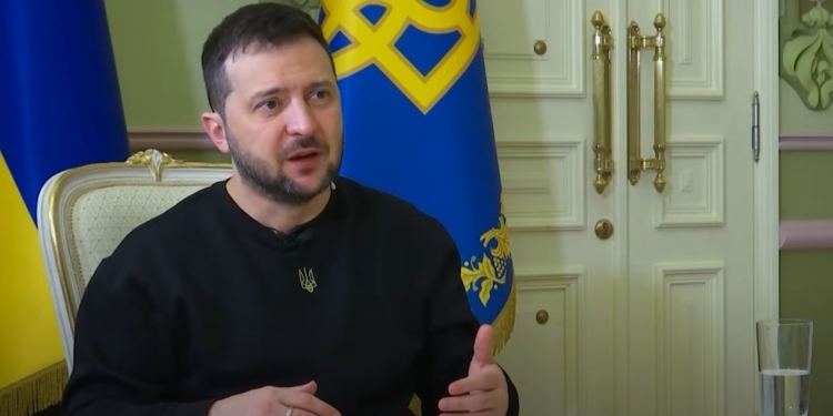 “Коли будеш боксувати, уявляй замість груші Зеленського”. Стало відомо про телефонну розмову Путіна з Макроном (ВІДЕО)