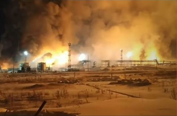 В Сибіру велика пожежа після вибуху на нафтогазовому родовищі (ВІДЕО)