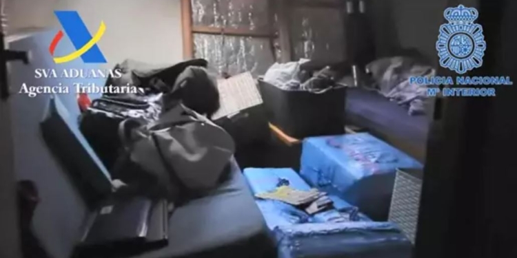 Іспанія вилучила більше 4 тонн гашишу на британському вітрильнику (ВІДЕО)