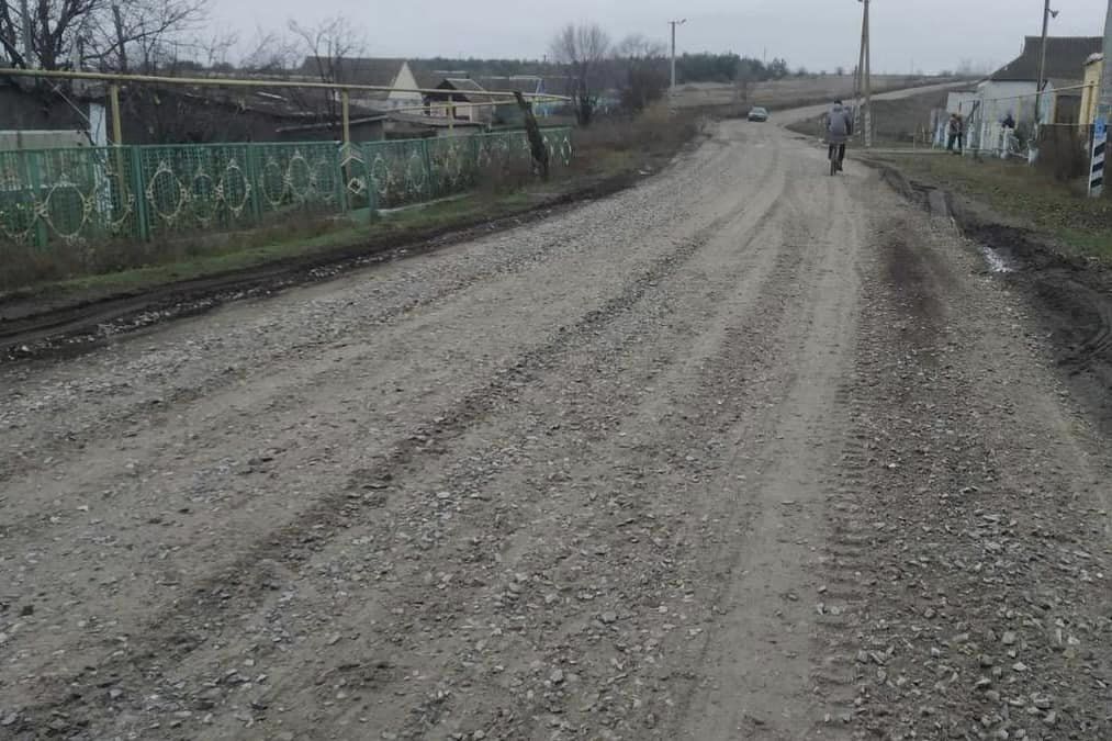 На звільнених територіях Миколаївської області вже ремонтують автошляхи (ФОТО) 17