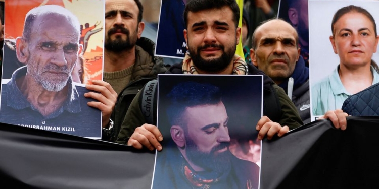 В Парижі продовжуються сутички з поліцією після вбивства 3 курдів (ФОТО)