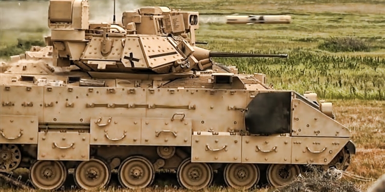 США обмірковують передачу Bradley Україні. Чим цікава ця машина (ФОТО)