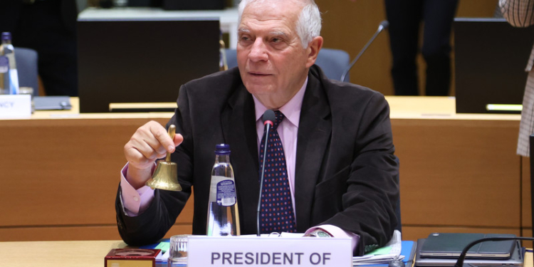 Лепсервідзе, четверо Ковальчуків, ТВ-канали і ведучі, блогери, родичі, регіональні чиновники – що в черговому снкційному пакеті ЄС