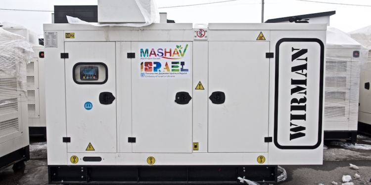 Ізраіль передав Херсону 17 генераторів, Міненерго додає 21 генератор і 24 трансформатори (ФОТО)