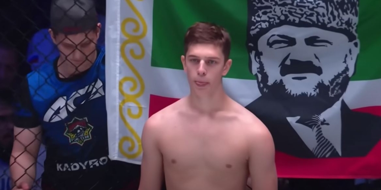 Кадирова-молодший дебютував на турнірі ММА і переміг чемпіона світу. Чому мережа регоче? (ВІДЕО)