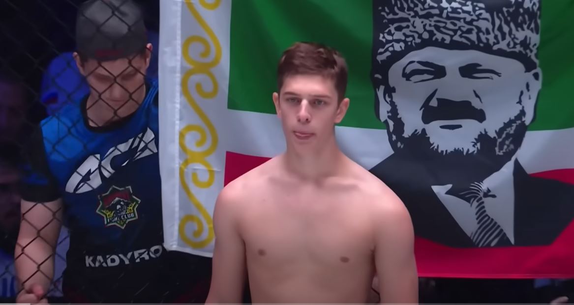 Кадирова-молодший дебютував на турнірі ММА і переміг чемпіона світу. Чому мережа регоче? (ВІДЕО)