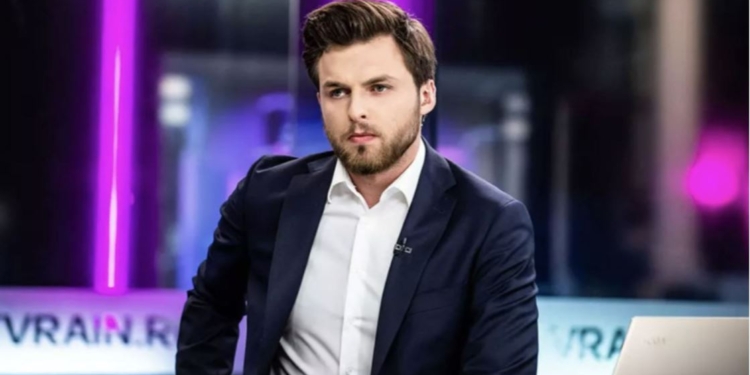 “Опозиційний телеканал “Дождь” знову вляпався в скандал, навіть в 2 – і звільнив ведучого