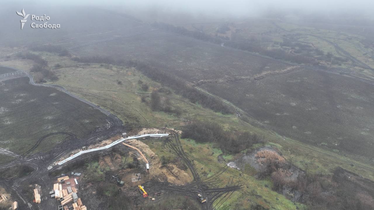 Як виглядають фортифікаційні лінії оборони ворога під Бахмутом (ФОТО)