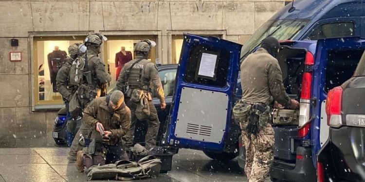 В Дрездені невідомий увірвався на радіостанцію, а потім, ймовірно, взяв заручників в аптеці (ФОТО) ОНОВЛЕНО