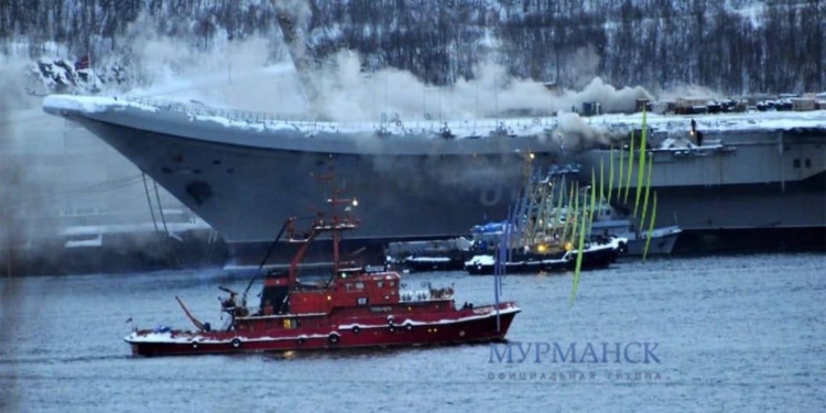 В Мурманську горить єдиний авіаносець росії “Адмірал Кузнєцов” (ФОТО)
