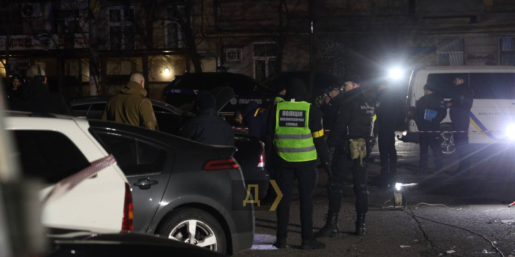 В Одесі внаслідок вибуху постраждало 8 людей, з них 5 – правоохоронці (ФОТО, ВІДЕО)