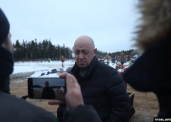 Акт політичної легітимізації. Пригожин оплатив масовку на похорон зека з “Вагнера” в Пітері