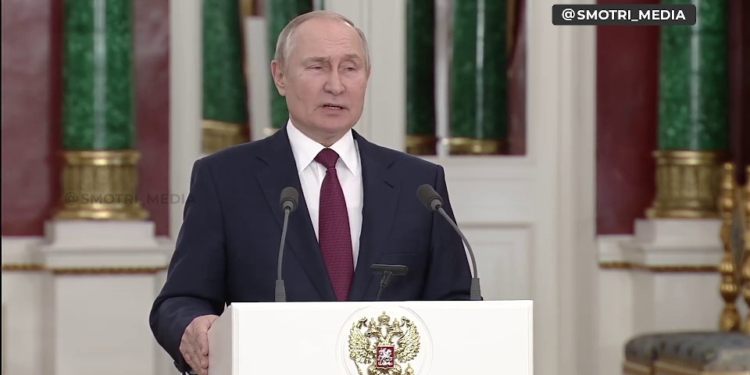 Муніципальний депутат вимагає притягнути Путіна до відповідальності за те, що назва війну війною (ВІДЕО, ДОКУМЕНТ)