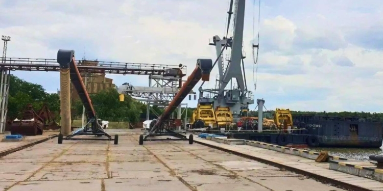 Україна вперше продає один із портів