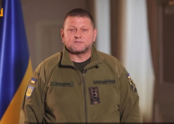 “В темні часи добре видно світлих людей”, – Залужний привітав братів по зброї з Різдвом (ВІДЕО)