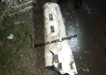 Начальник поліції Миколаївщини показав залишки збитої російської ракети, яка вночі атакувала Первомайський район (ФОТО)