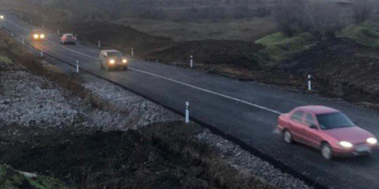 Фінішувало облаштування другого об’їзду зруйнованого мосту на шляху з Херсону до Миколаєва (ФОТО)