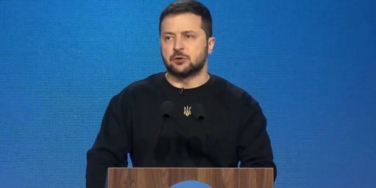 Припали історичним пилом. Зеленський вважає неефективною діяльність Червоного Хреста (ВІДЕО)