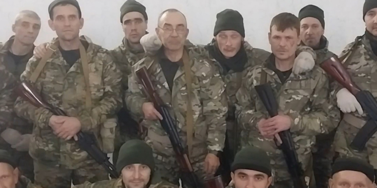 Про розстріли, рексів-наркоманів, поранених в шахті і “ви ніхто”. Що розповідають захоплені в полон найманці Пригожина