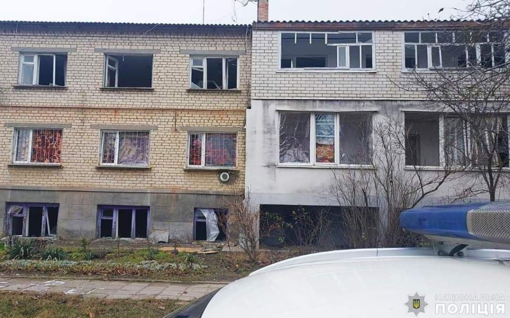 Поліція Миколаївщини зафіксувала в Очакові і сусідніх громадах понад 300 пошкоджених російськими обстрілами об’єктів житлової та цивільної інфраструктури (ФОТО) 1