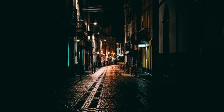 В Австрії з’явилась гаряча телефонна лінія для людей, які бояться самотніми йти по вулицях