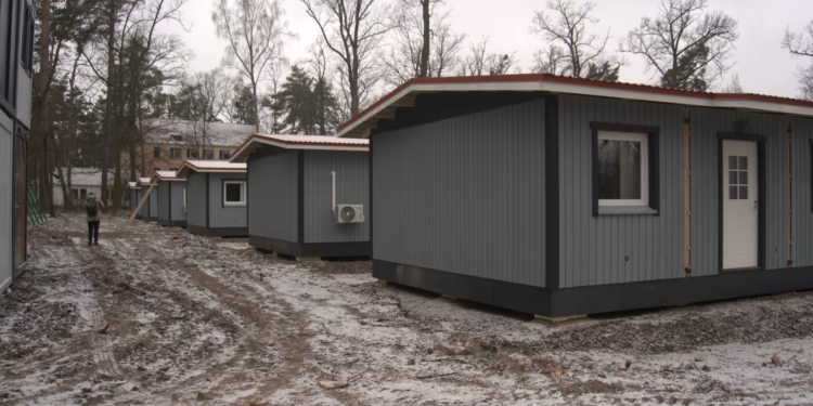 Фінляндія зводить будинки для 200 українців, які втратили домівку в Ірпіні (ФОТО)