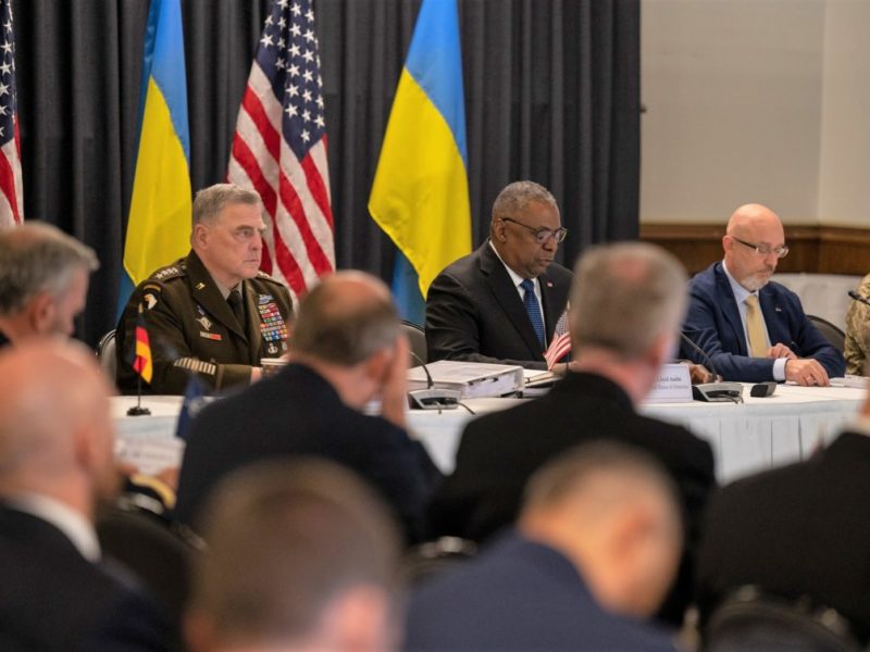 Напередодні «Рамштайну». «Ми підтримуватимемо Україну, допоки це буде потрібно» – глава Пентагону