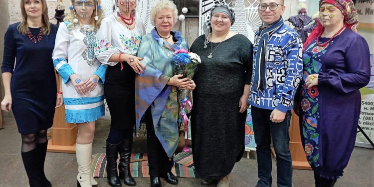 «Карнавал» Ольги Дробишевої: в Миколаєві в Щедрий вечір відкрилась чергова виставка (ФОТО)