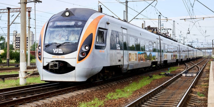 Вперше в історії незалежної України: з 20 січня буде швидкісне сполучення для Черкас зі столицею