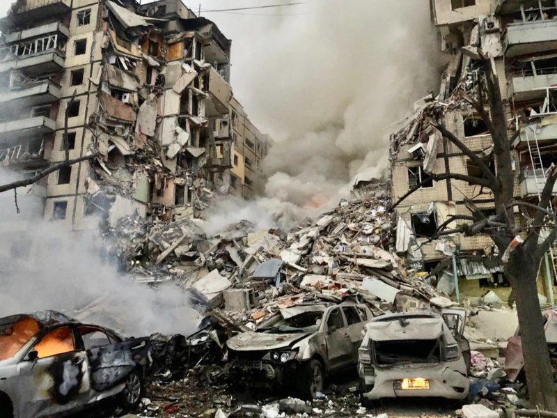 В Дніпрі вже 60 поранених, в повністю зруйнованому під‘їзді було 72 квартири (ВІДЕО)