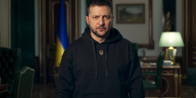 Щоб зупинити російський терор, потрібна зброя, і вона є на складах наших партнерів, і її очікують наші воїни, – звернення Зеленського (ВІДЕО)