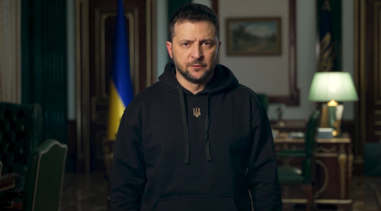 Щоб зупинити російський терор, потрібна зброя, і вона є на складах наших партнерів, і її очікують наші воїни, – звернення Зеленського (ВІДЕО)