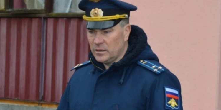 Ось цей виродок: Олег Тімошин, який віддав наказ нанести ракетний удар по будинку в Дніпрі, півроку тому віддав наказ випустити таку ж ракету по ТРЦ в Кременчуці