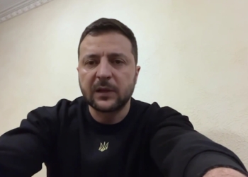 «Рятувальна операція в Дніпрі триватиме стільки, скільки буде хоч найменший шанс врятувати життя» – звернення Зеленського (ВІДЕО)