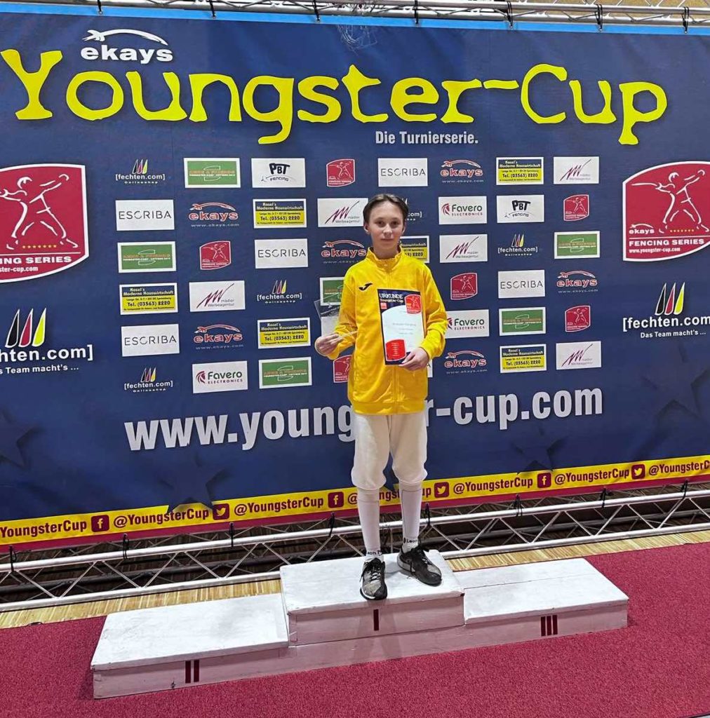 Юний фехтувальник з Миколаєва здобув перемогу на турнірі в Німеччині (ФОТО) 1