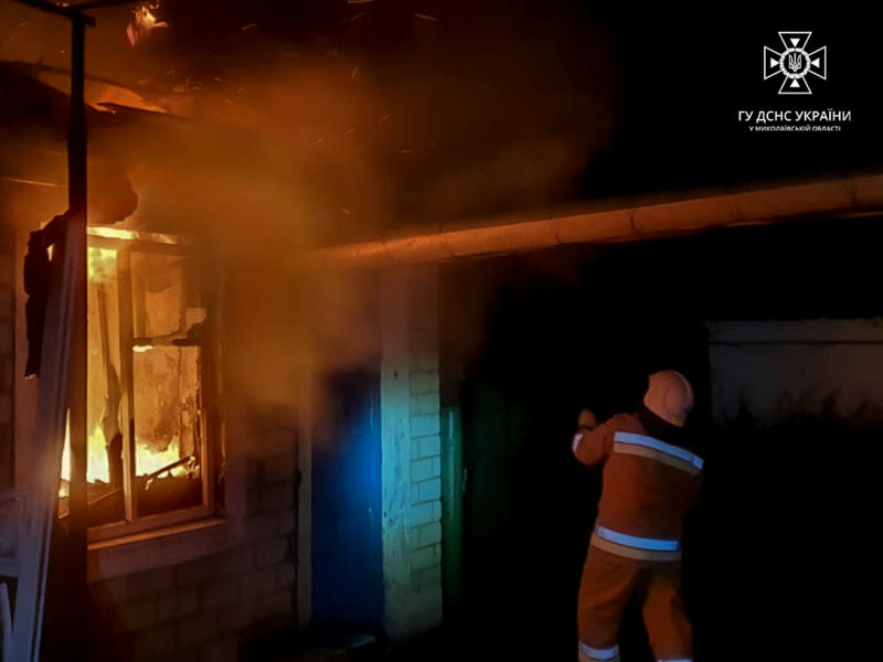 Дві пожежі в житлі і одна – транспортного засобу: що гасили рятувальники на Миколаївщині минулої доби (ФОТО)
